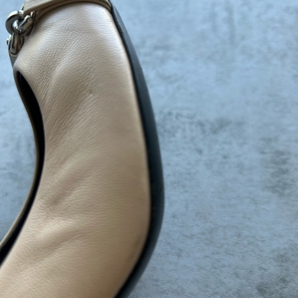 119. Nude Gucci Heels - Picture 10 of 12